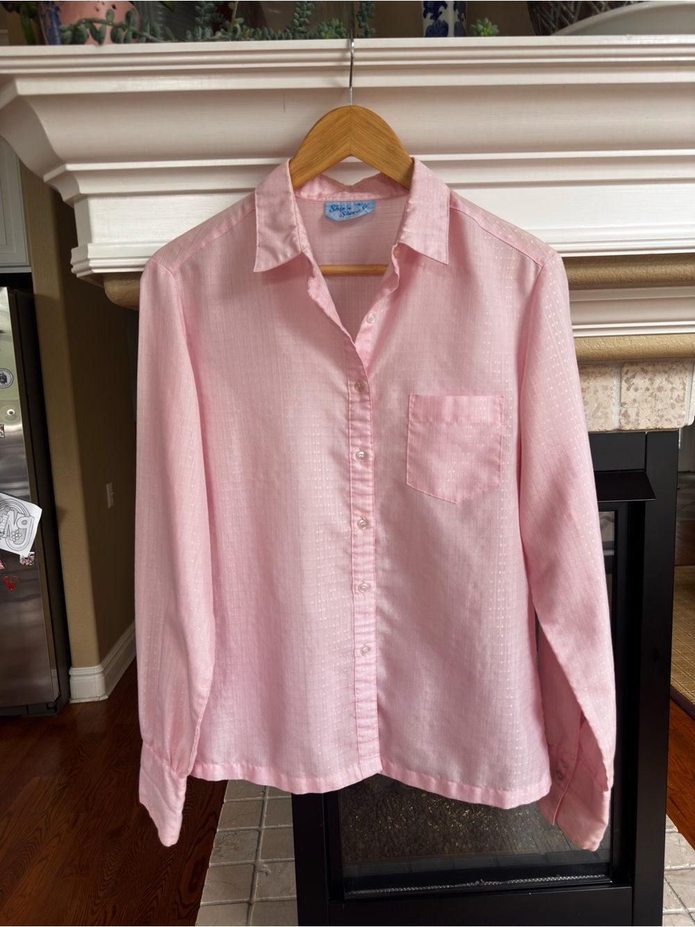 Vintage 70s Ship 'n Shore Embroidered Pink Blouse Button Down Mid Mod Medium